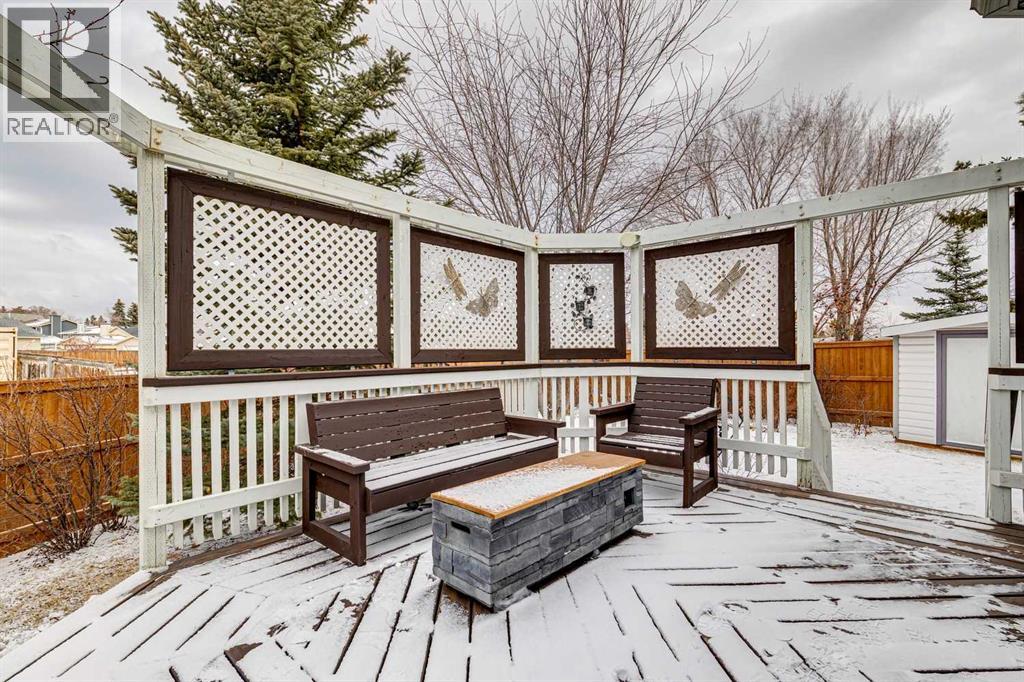 Single Family House for Sale in  Erin Meadow Close SE Erin Woods Calgary 