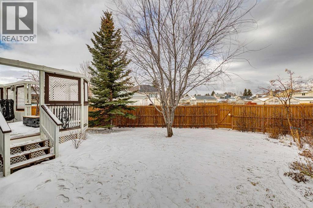 Single Family House for Sale in  Erin Meadow Close SE Erin Woods Calgary 
