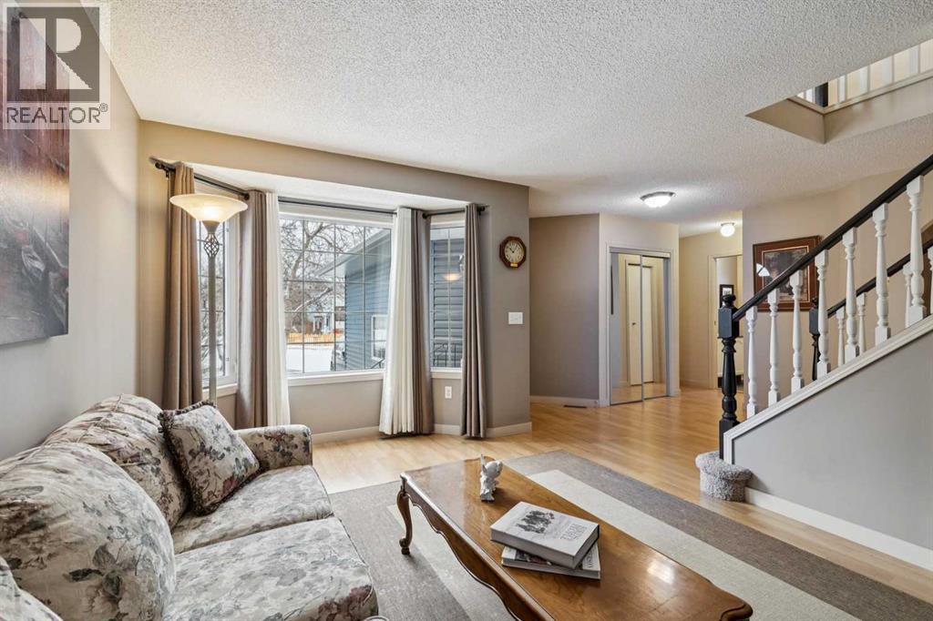 Single Family House for Sale in  Erin Meadow Close SE Erin Woods Calgary 