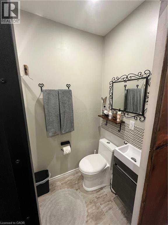 56 KING Street W, Dundas, Ontario, L9H1T8 — Photo 35