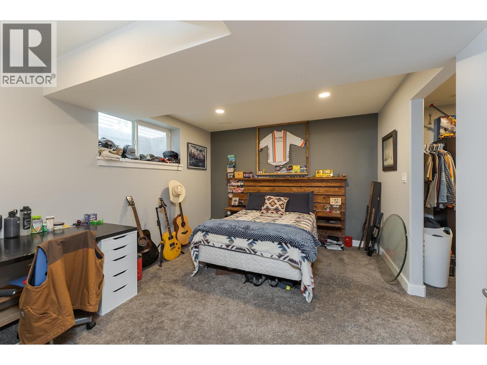 7613 LOEDEL CRESCENT - 30