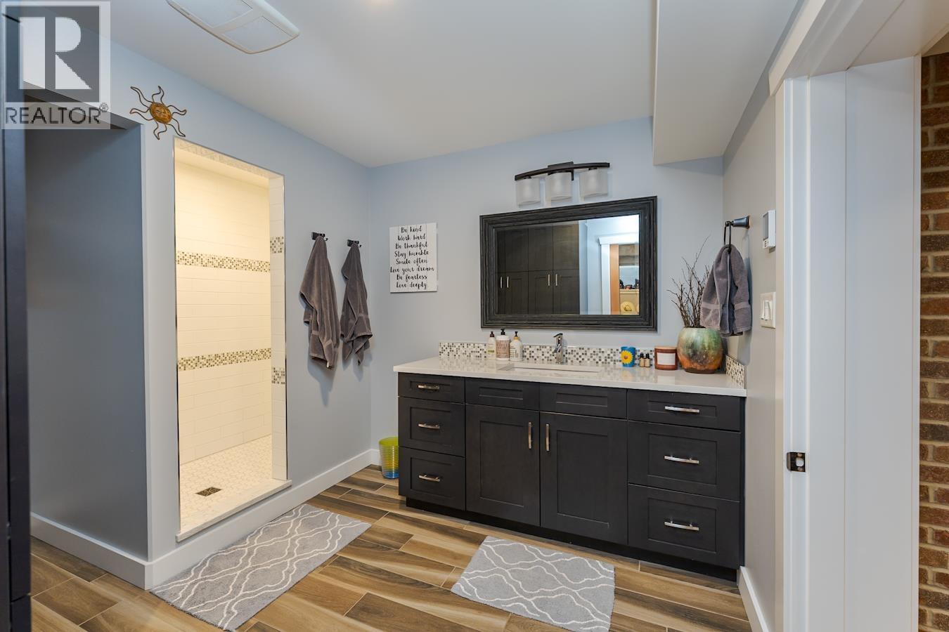 7613 LOEDEL CRESCENT - 26