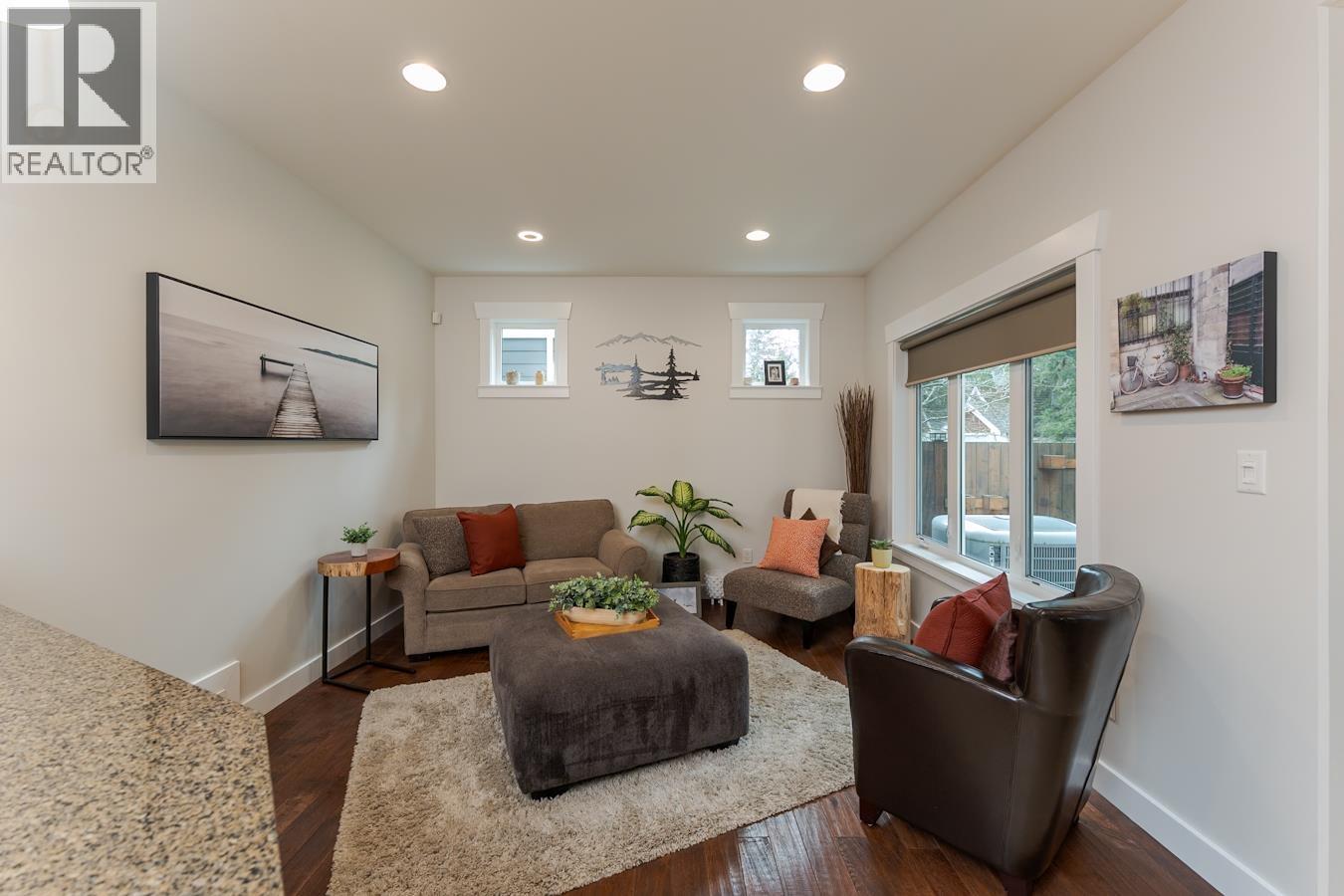 7613 LOEDEL CRESCENT - 13