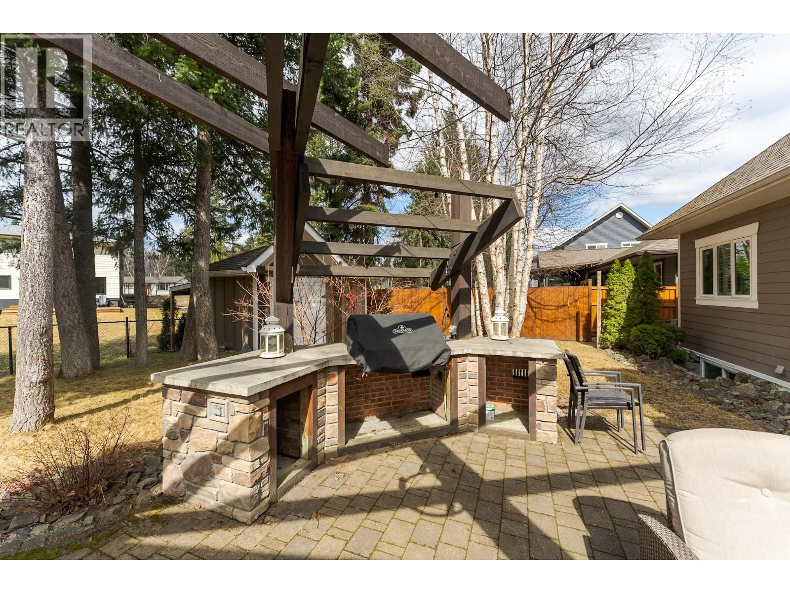 7613 LOEDEL CRESCENT - 33