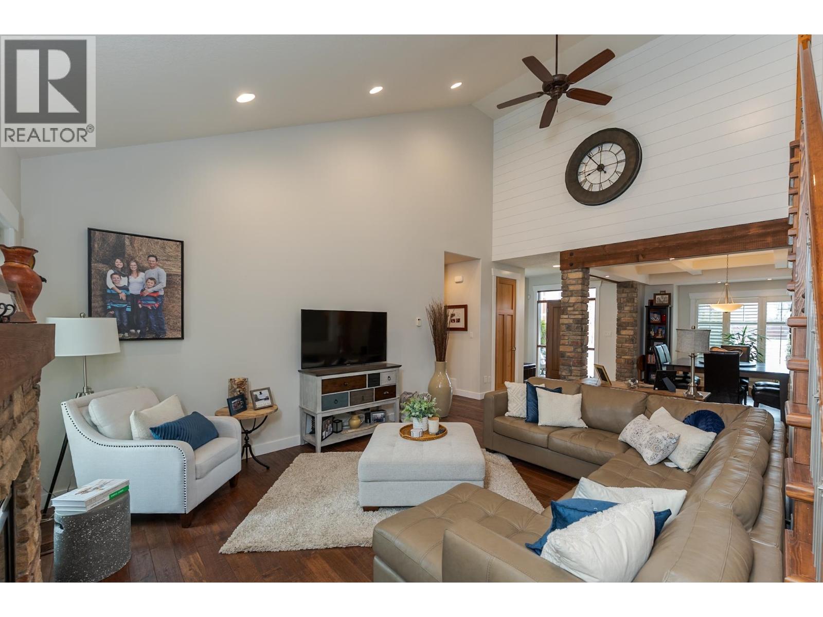 7613 LOEDEL CRESCENT - 4