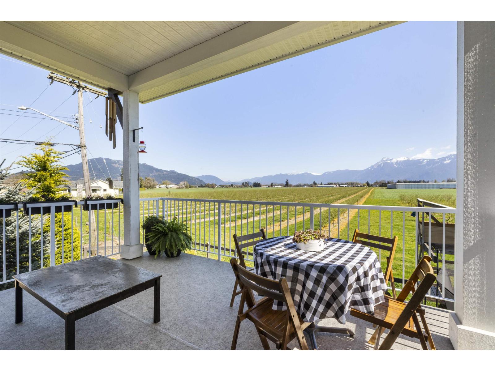 10398 WEDGEWOOD DRIVE, Fairfield Island, Chilliwack