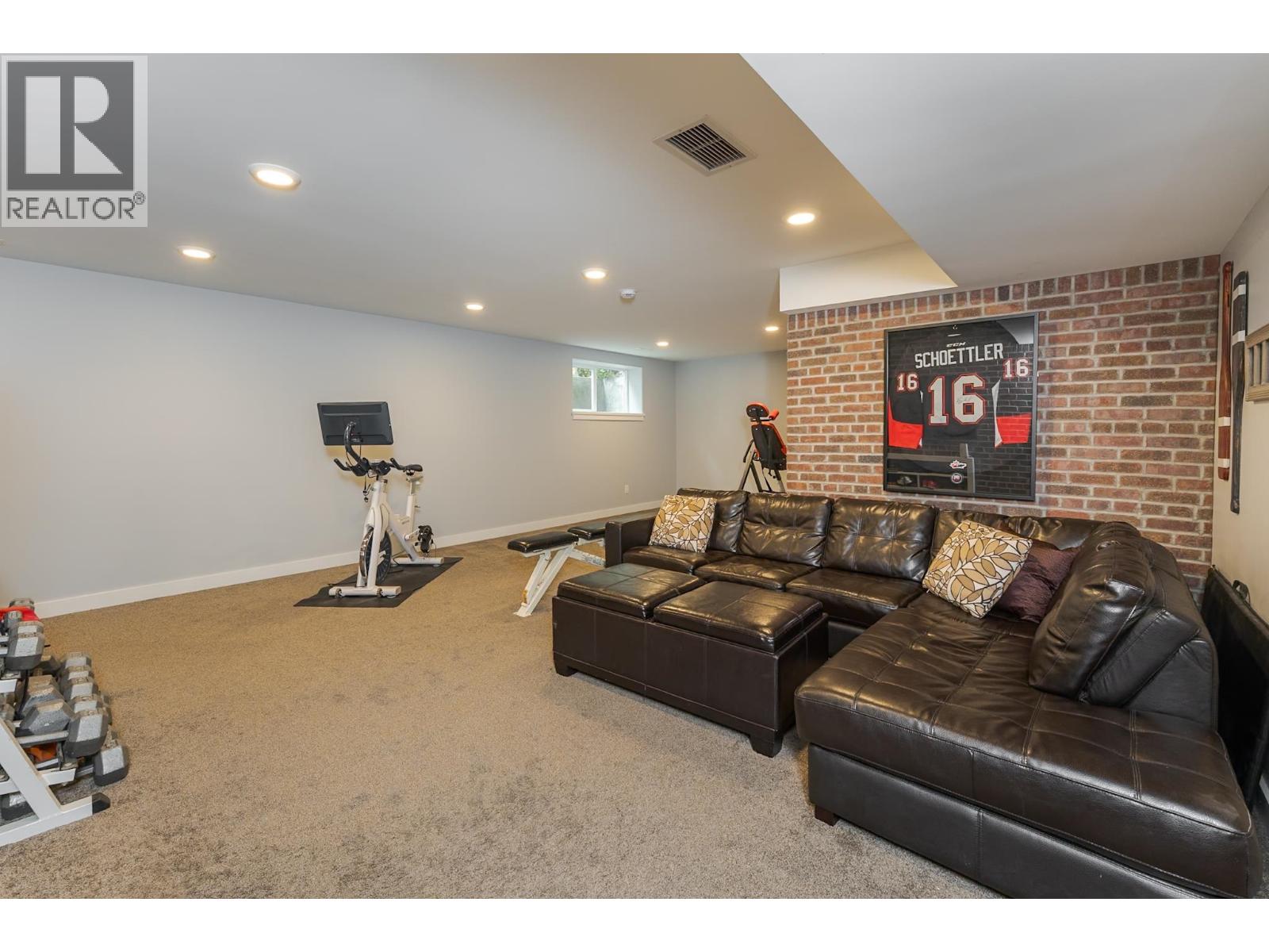 7613 LOEDEL CRESCENT - 29