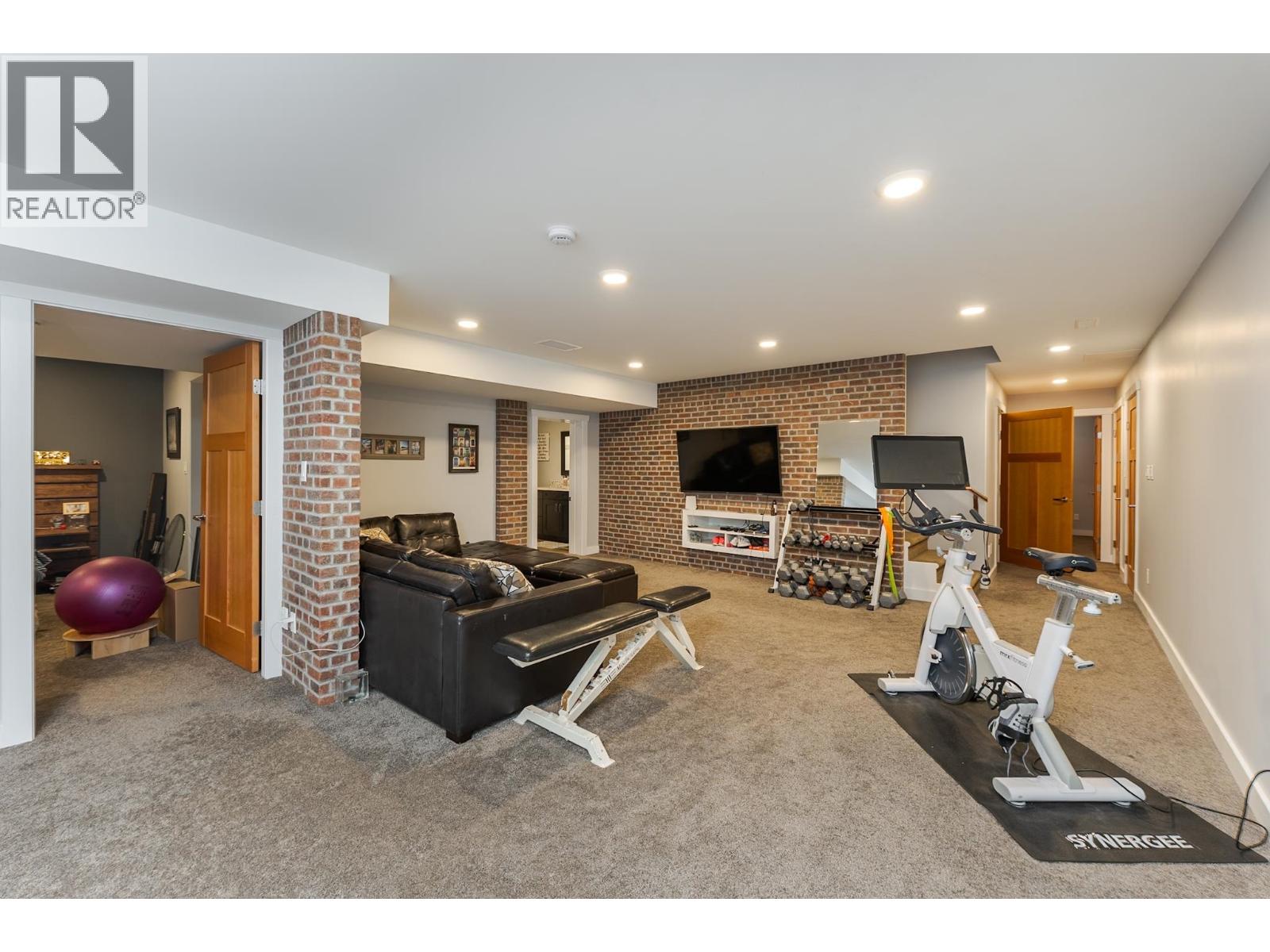 7613 LOEDEL CRESCENT - 27