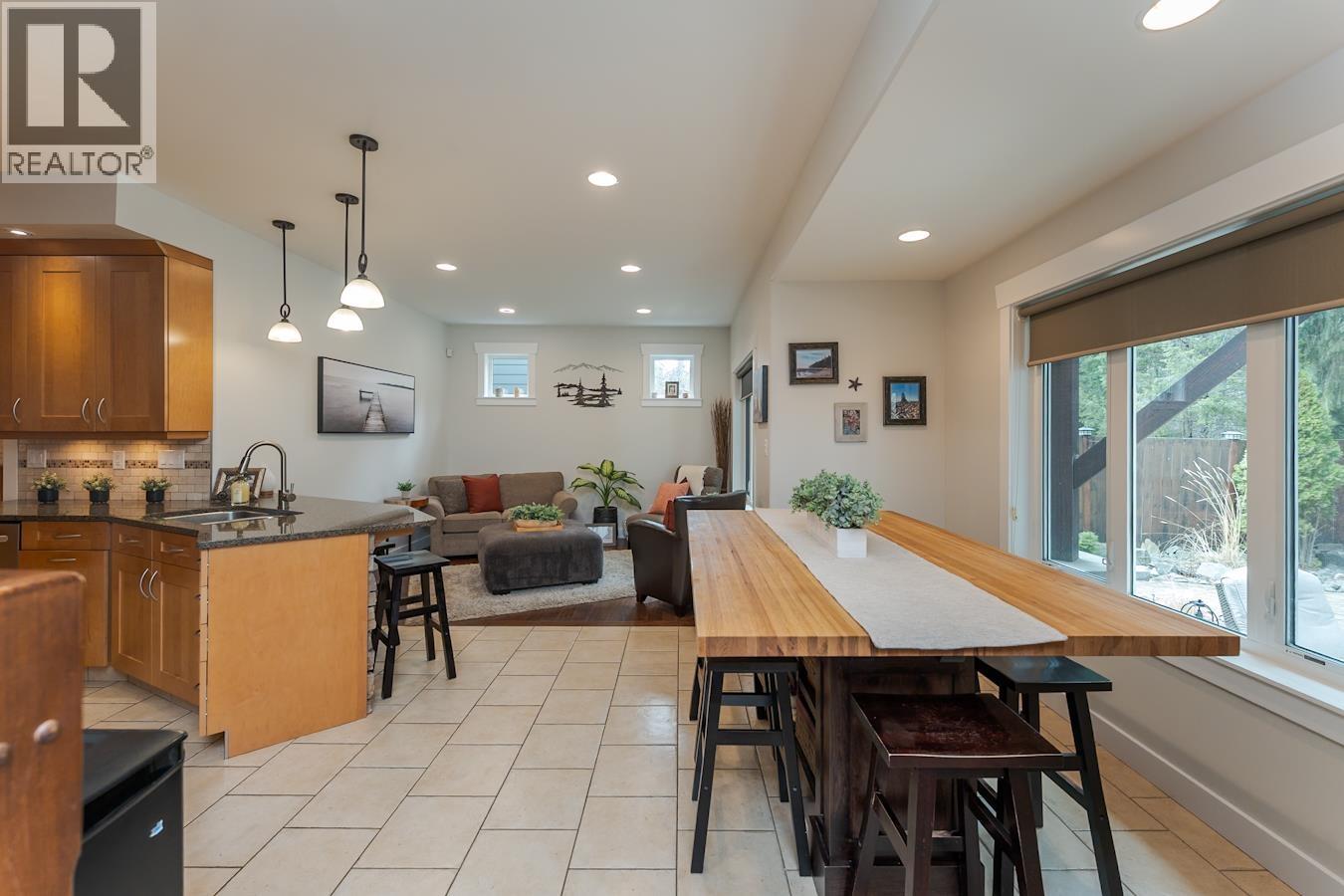 7613 LOEDEL CRESCENT - 11