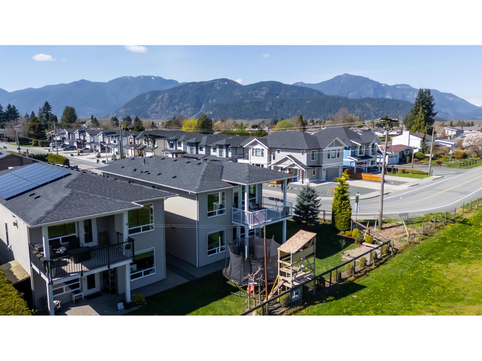 10398 WEDGEWOOD DRIVE, Fairfield Island, Chilliwack