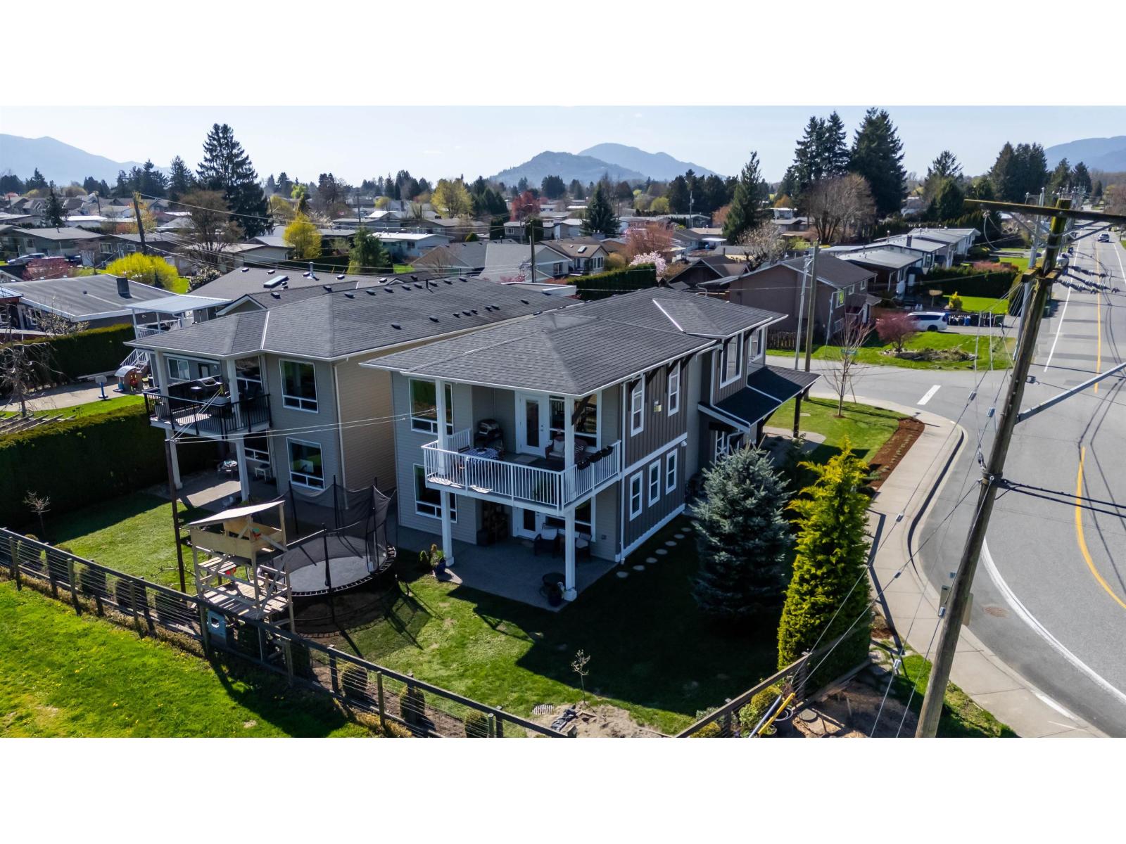 10398 WEDGEWOOD DRIVE, Fairfield Island, Chilliwack