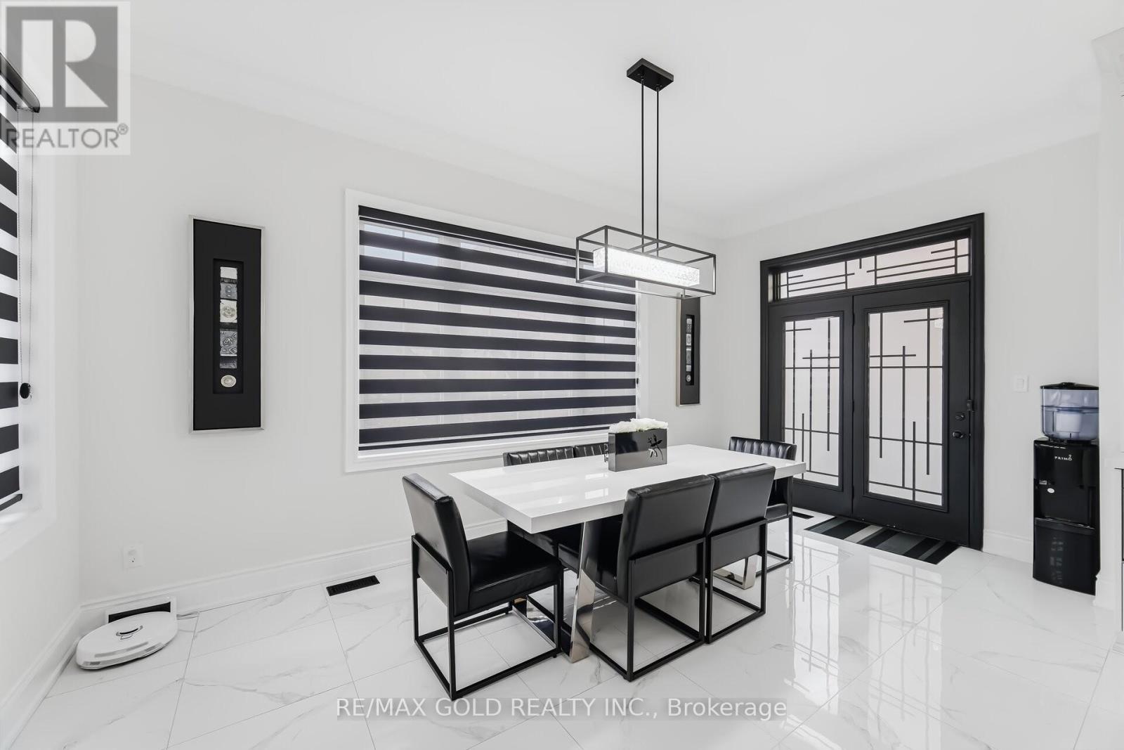 4 SPAIN CRESCENT - 14