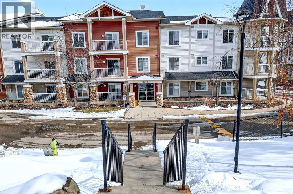 Single Family House for Sale in   Panamount Drive NW Panorama Hills Calgary 