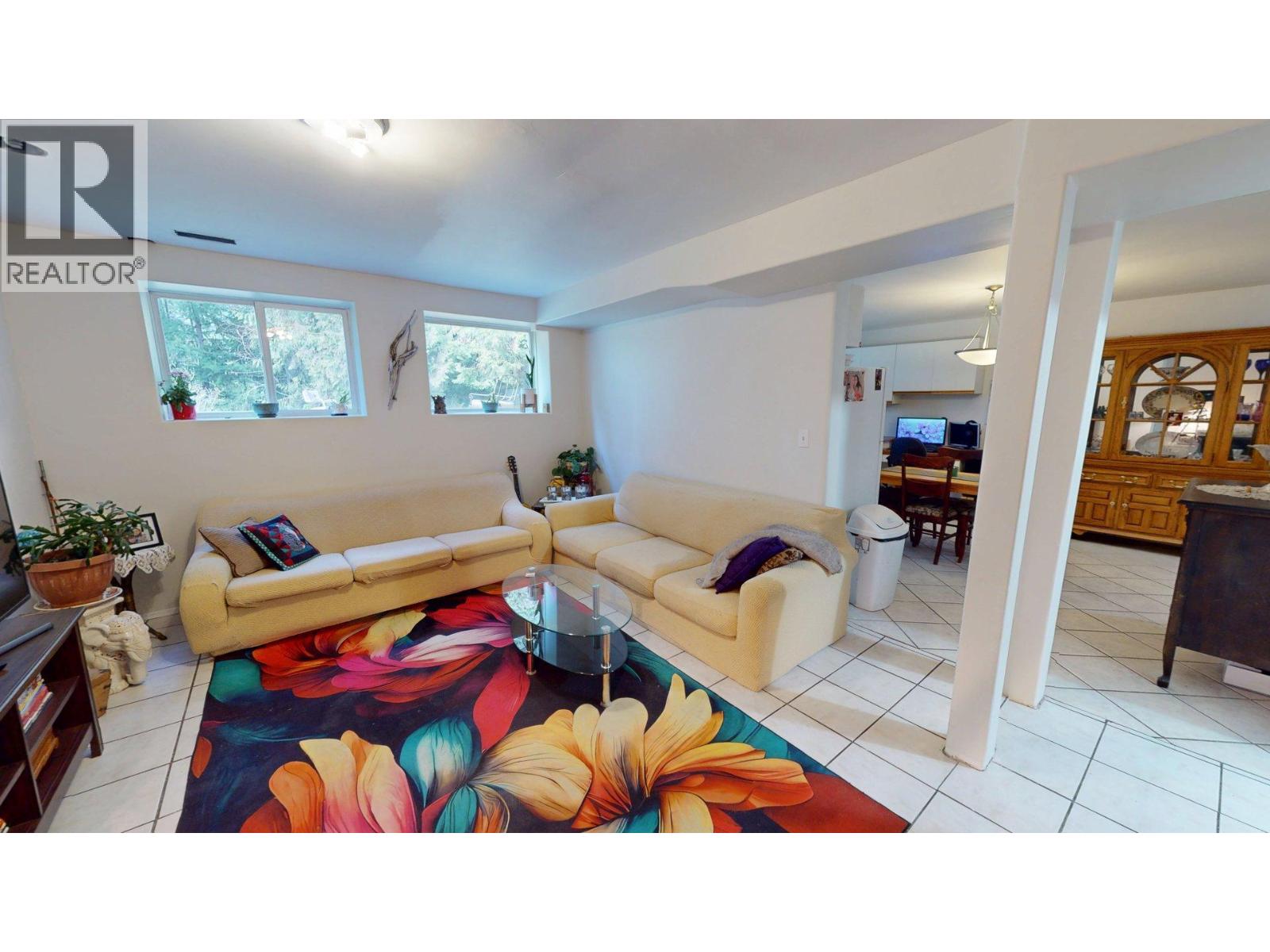 2300 OLD SALMO ROAD - 38