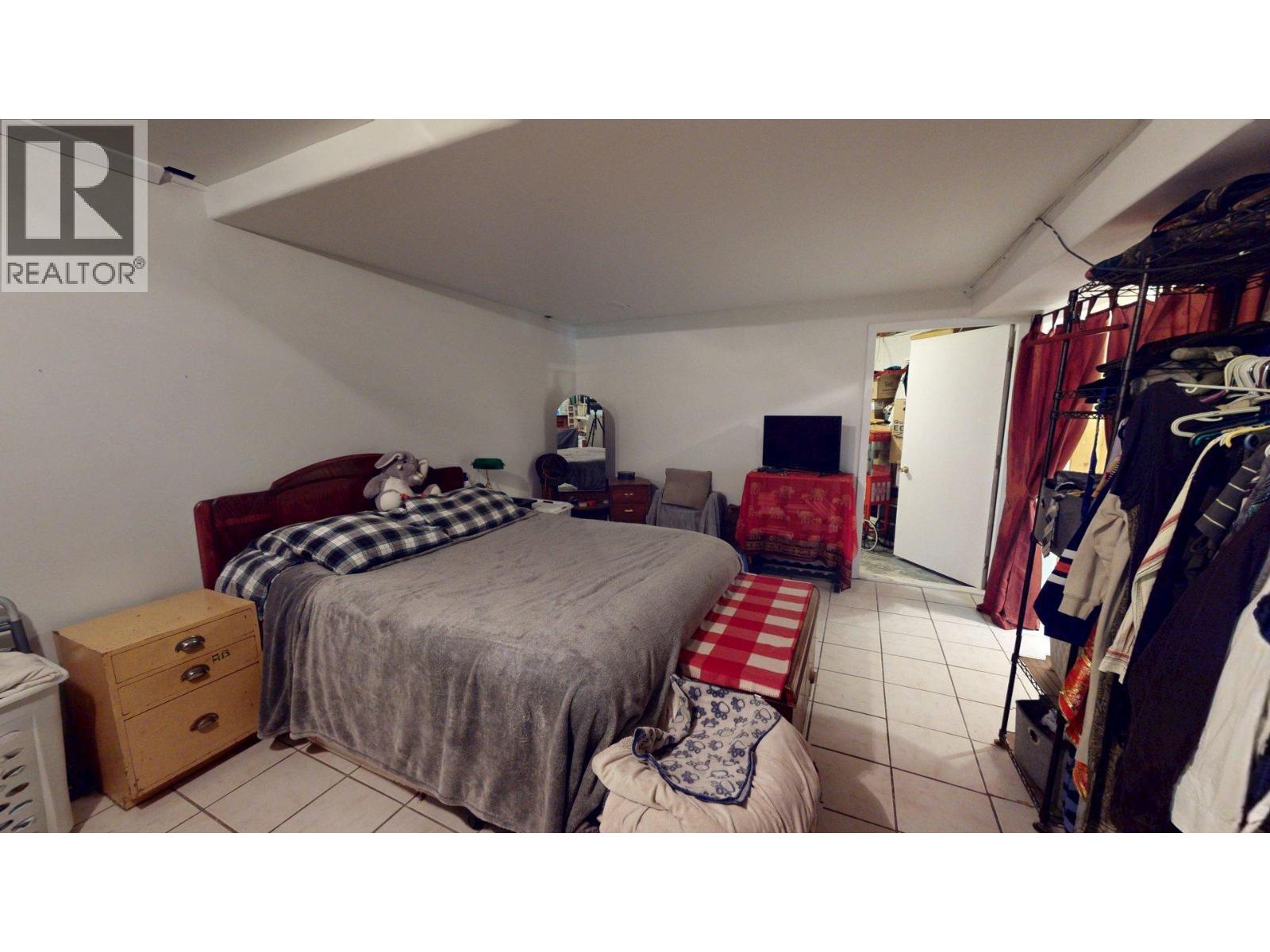 2300 OLD SALMO ROAD - 48