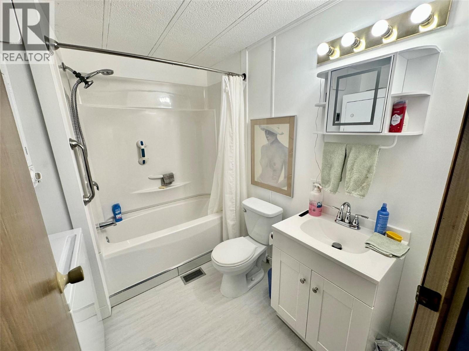 #D30 4505 MCLEAN CREEK ROAD - 22