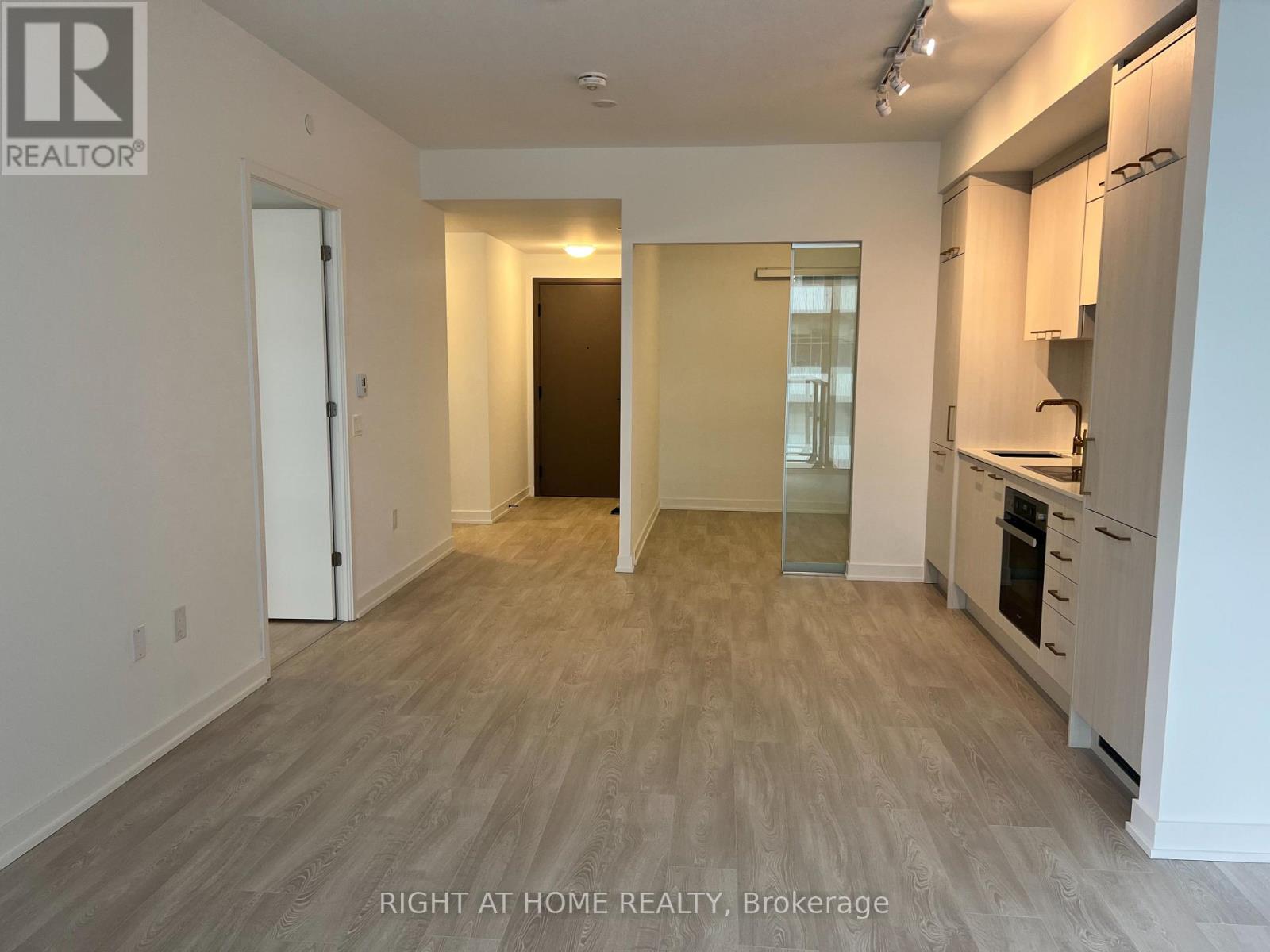 1101 - 634 CHURCH STREET