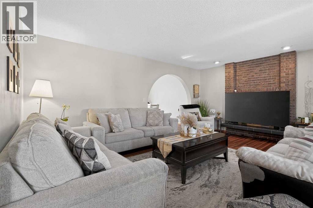 Single Family House for Sale in  Templewood Road NE Temple Calgary 