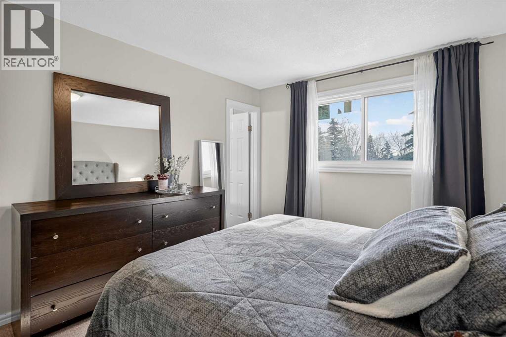 Single Family House for Sale in  Templewood Road NE Temple Calgary 