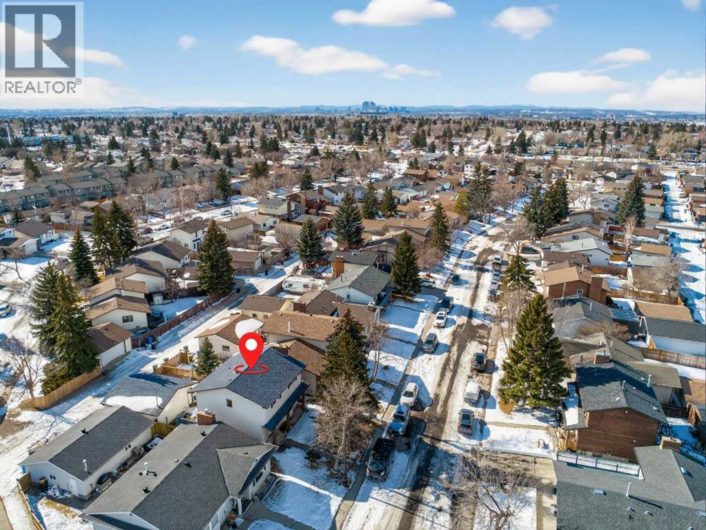 Single Family House for Sale in  Templewood Road NE Temple Calgary 