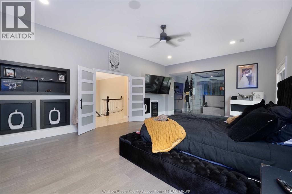 7566 HOWARD AVENUE - 15