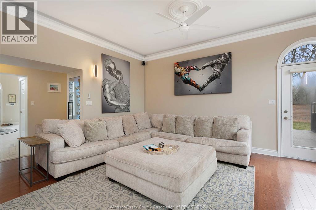 7566 HOWARD AVENUE - 5