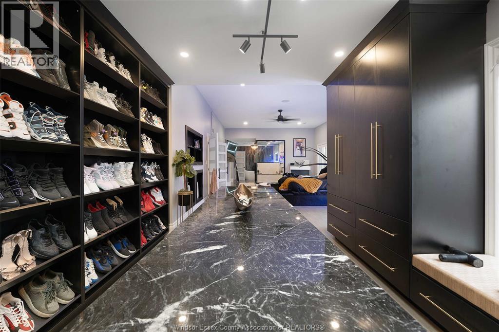 7566 HOWARD AVENUE - 22