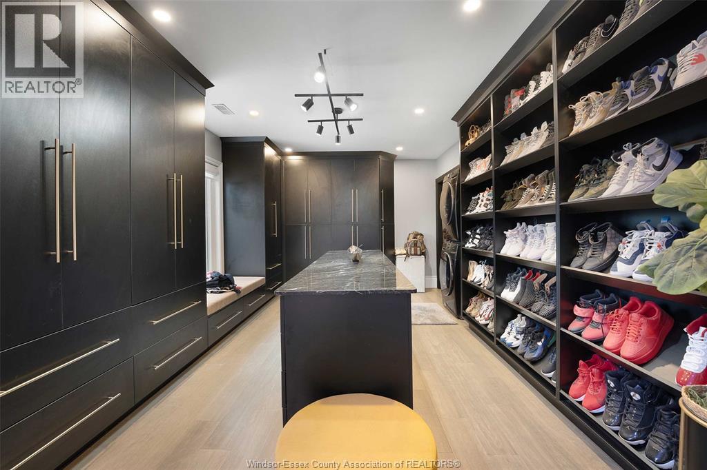7566 HOWARD AVENUE - 20