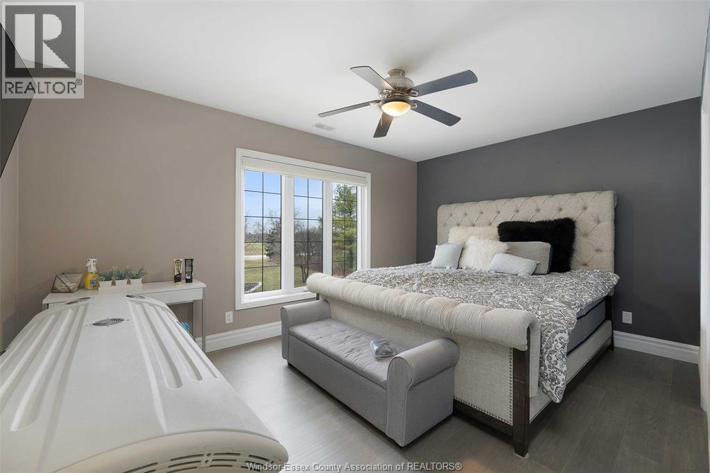7566 HOWARD AVENUE - 25