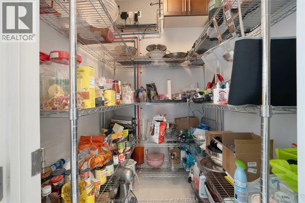 7566 HOWARD AVENUE - 9