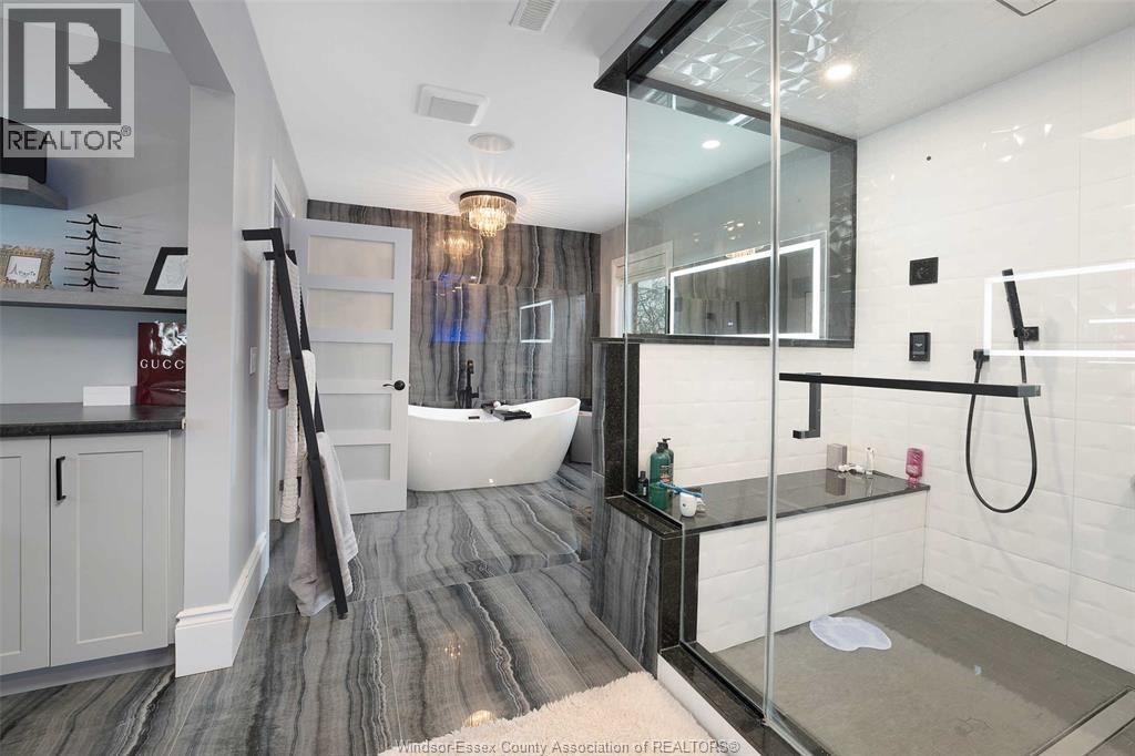 7566 HOWARD AVENUE - 16