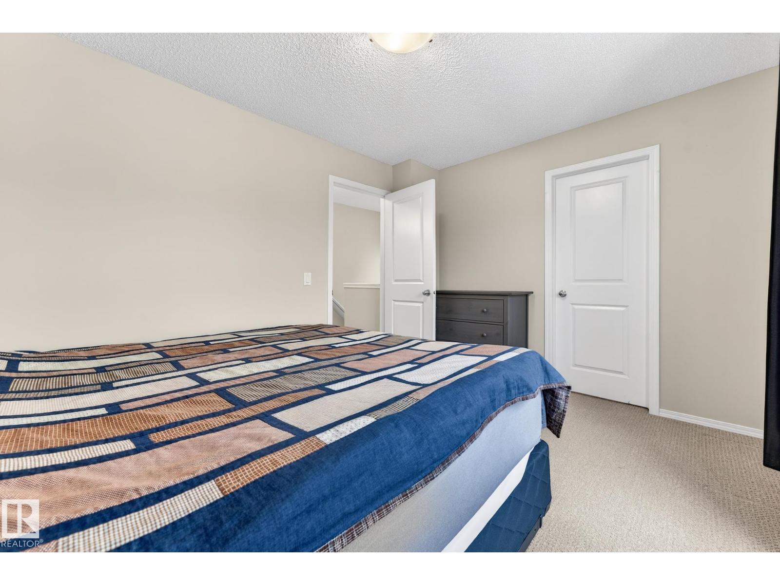 219 60 ST SW, Edmonton