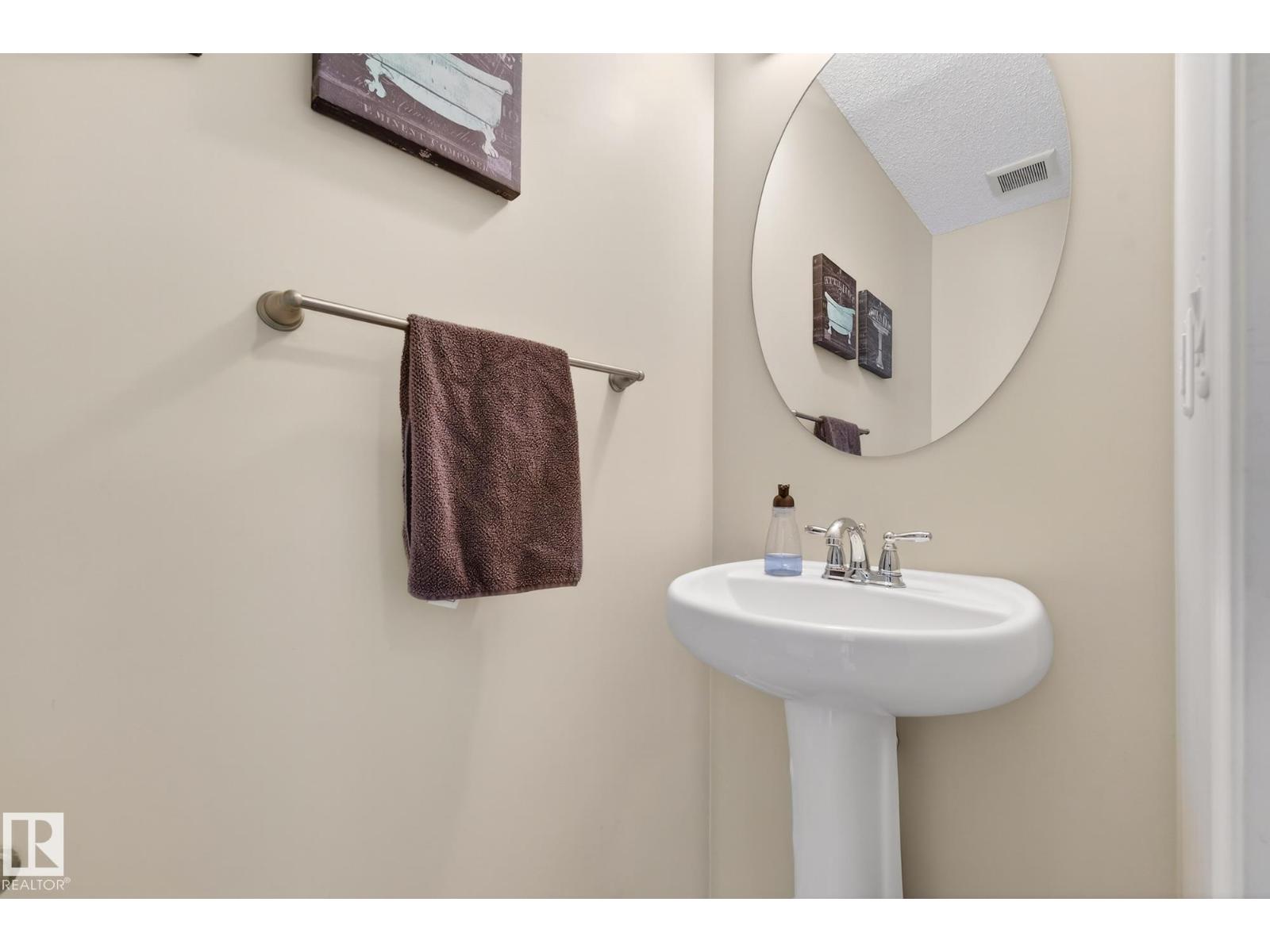 219 60 ST SW, Edmonton