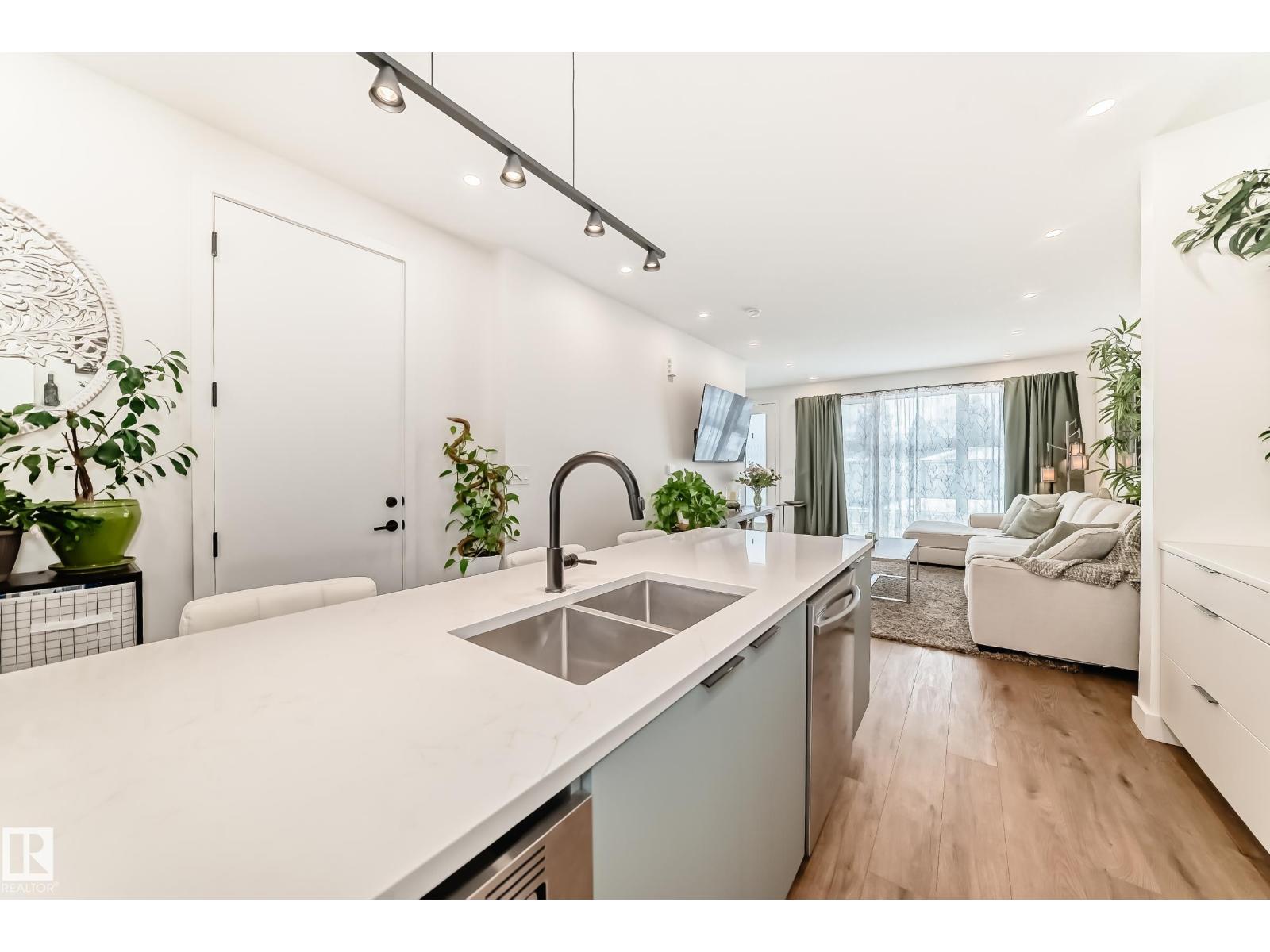 10936 117 ST NW, Edmonton