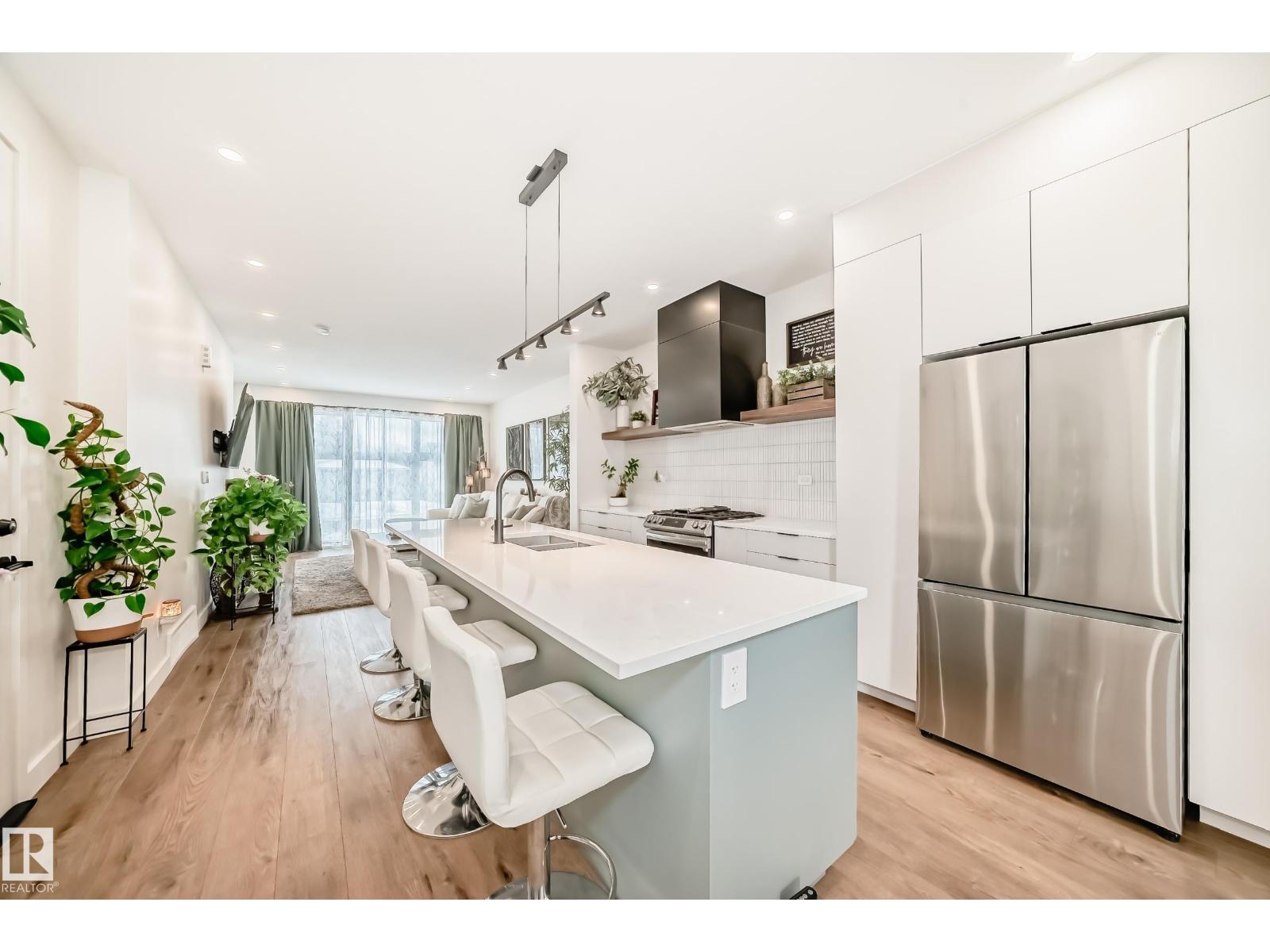 10936 117 ST NW, Edmonton