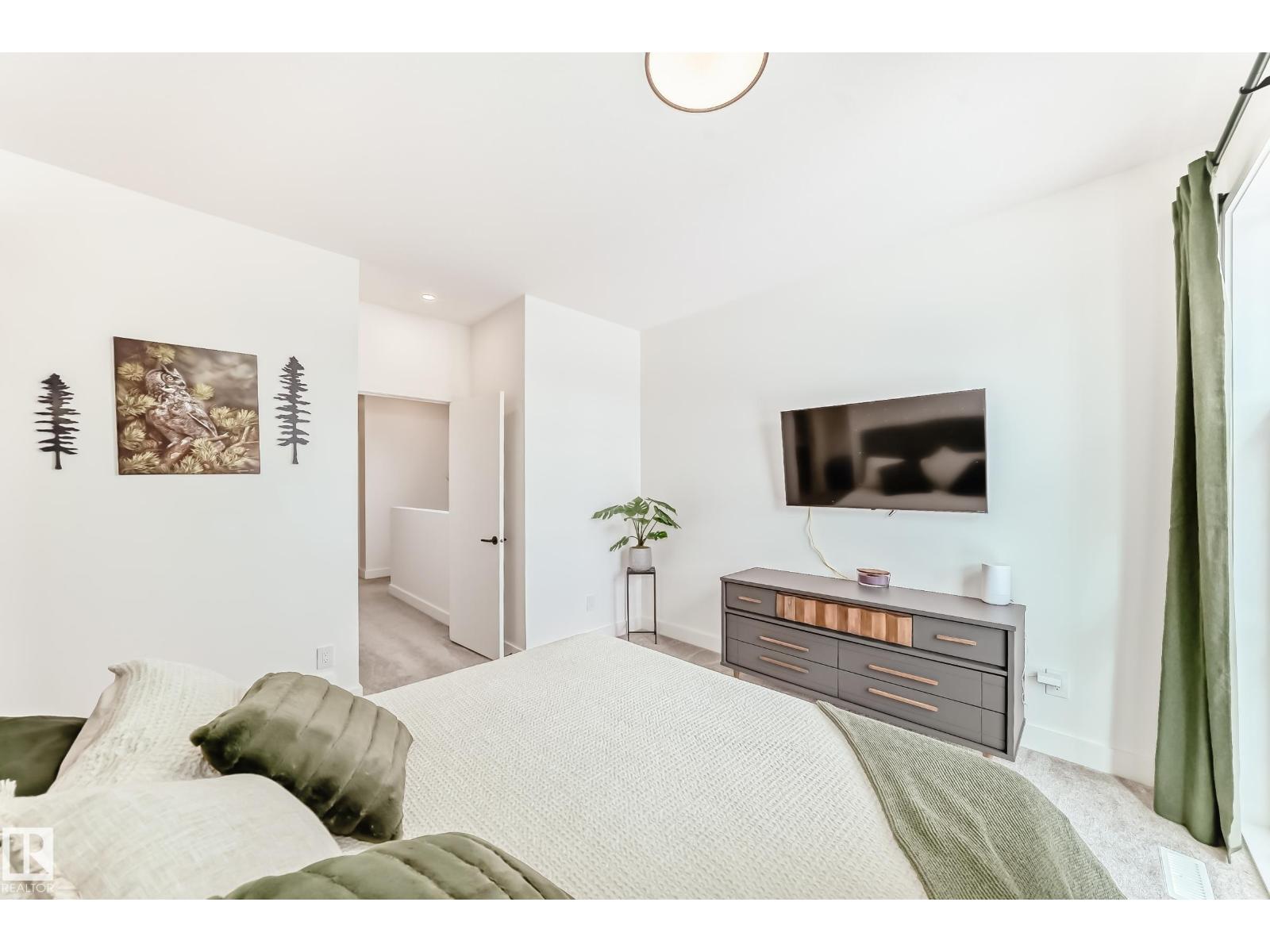 10936 117 ST NW, Edmonton