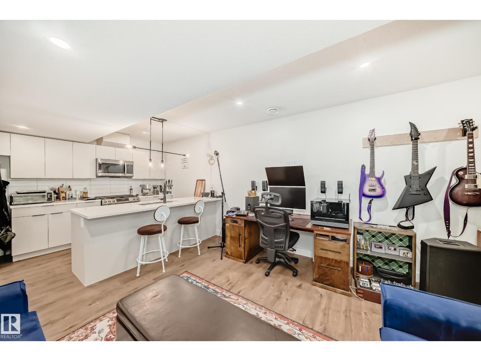 10936 117 ST NW, Edmonton