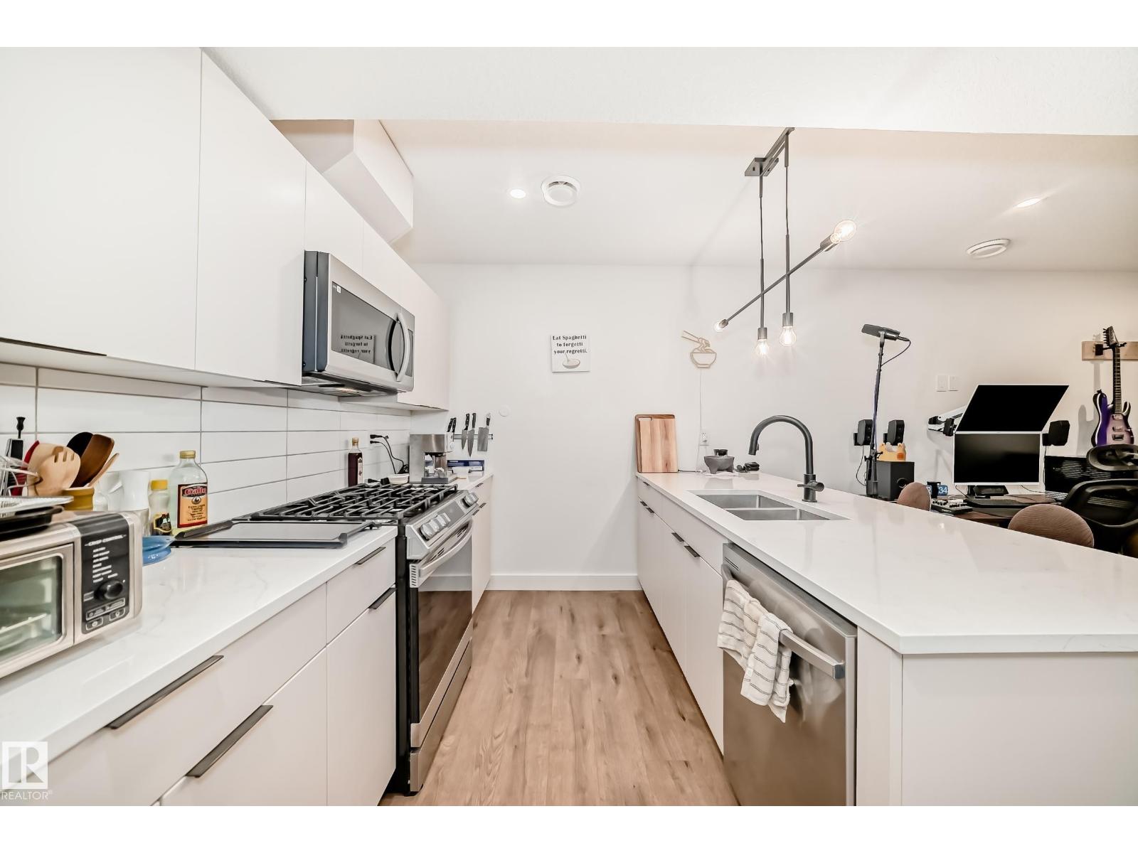 10936 117 ST NW, Edmonton