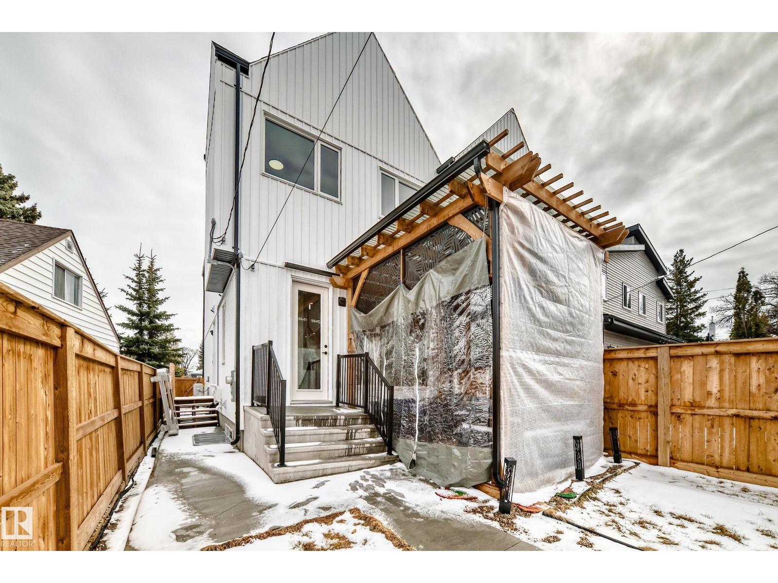 10936 117 ST NW, Edmonton