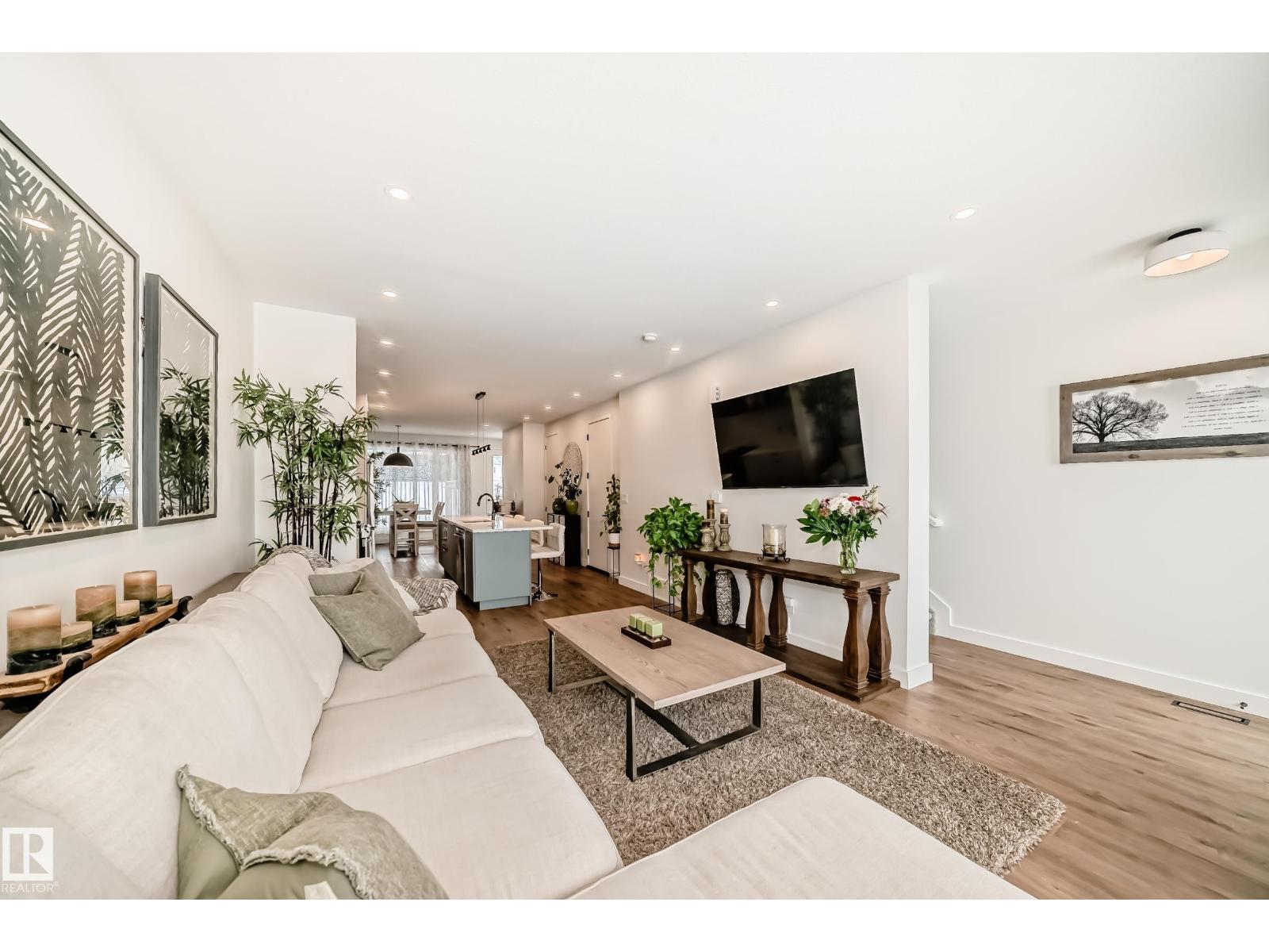 10936 117 ST NW, Edmonton