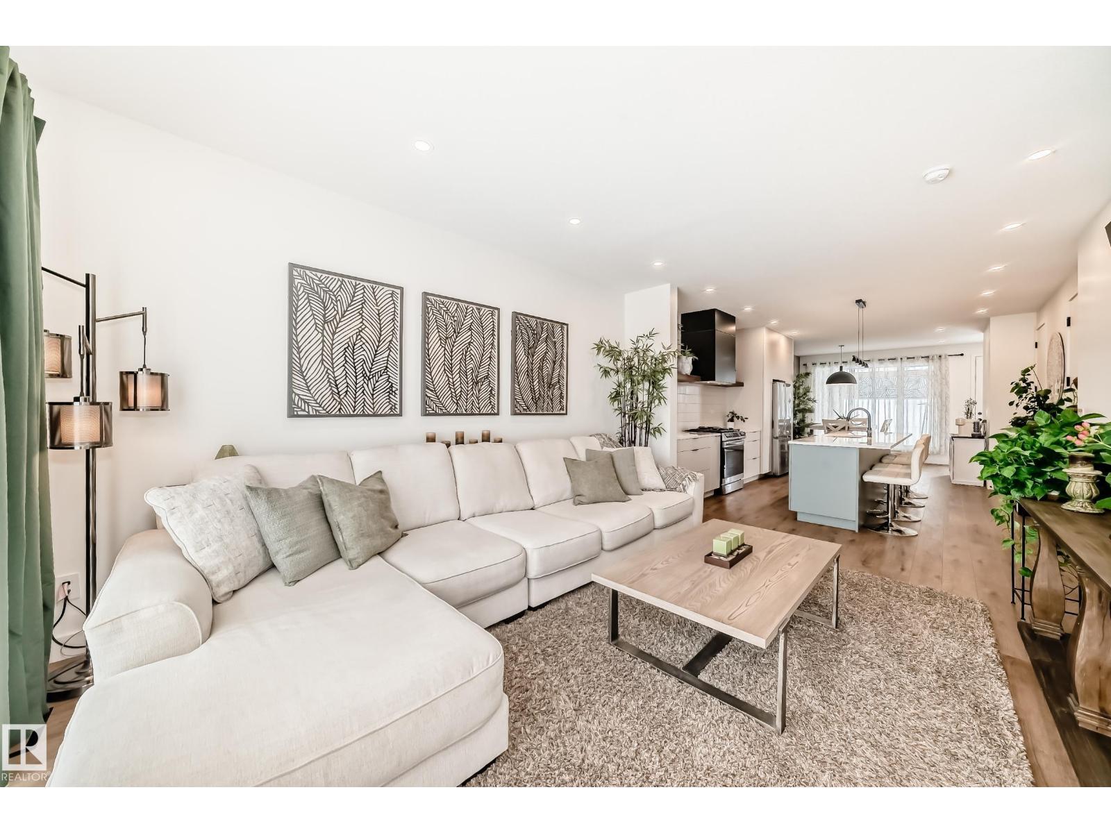 10936 117 ST NW, Edmonton