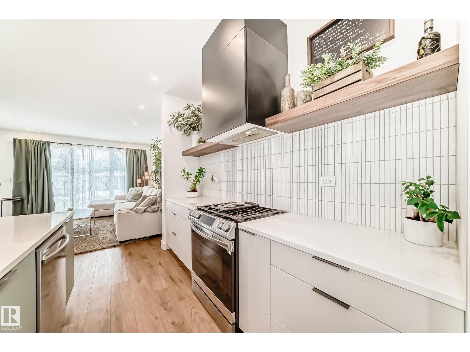 10936 117 ST NW, Edmonton