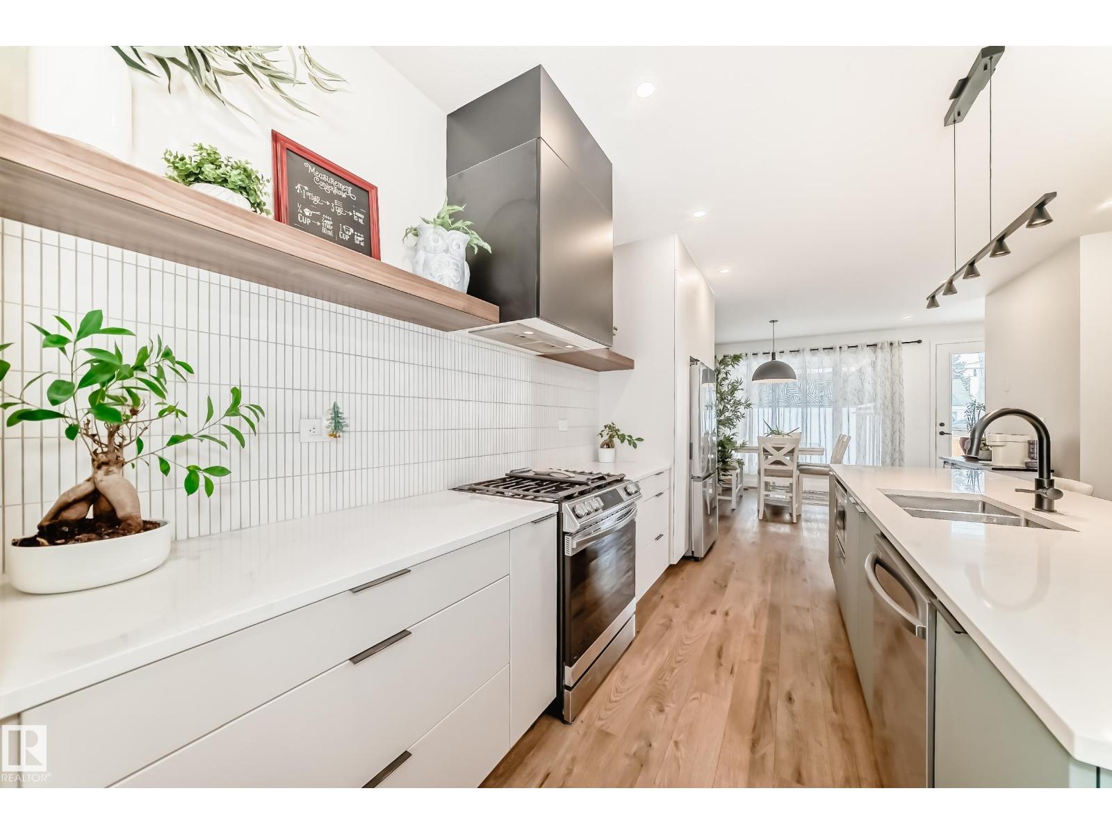 10936 117 ST NW, Edmonton