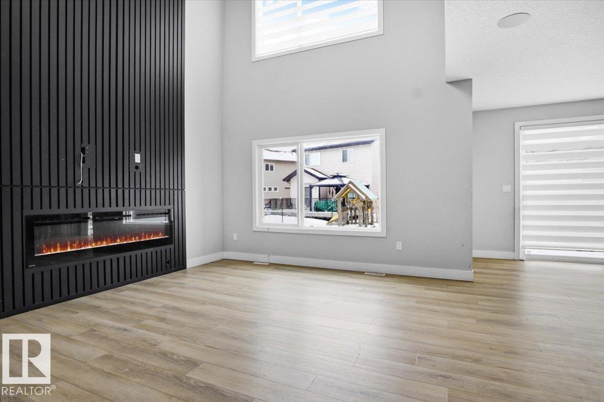 6911 173 AV NW NW - 10
