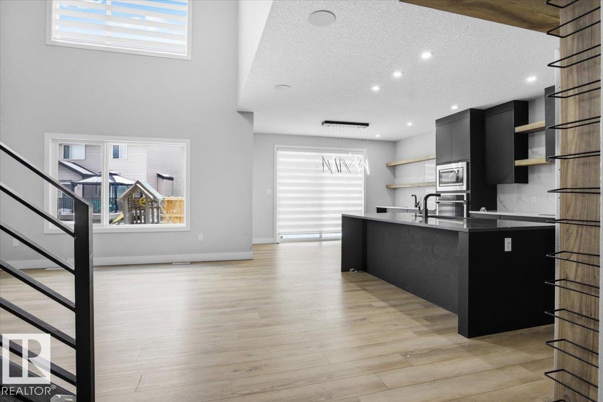 6911 173 AV NW NW - 13