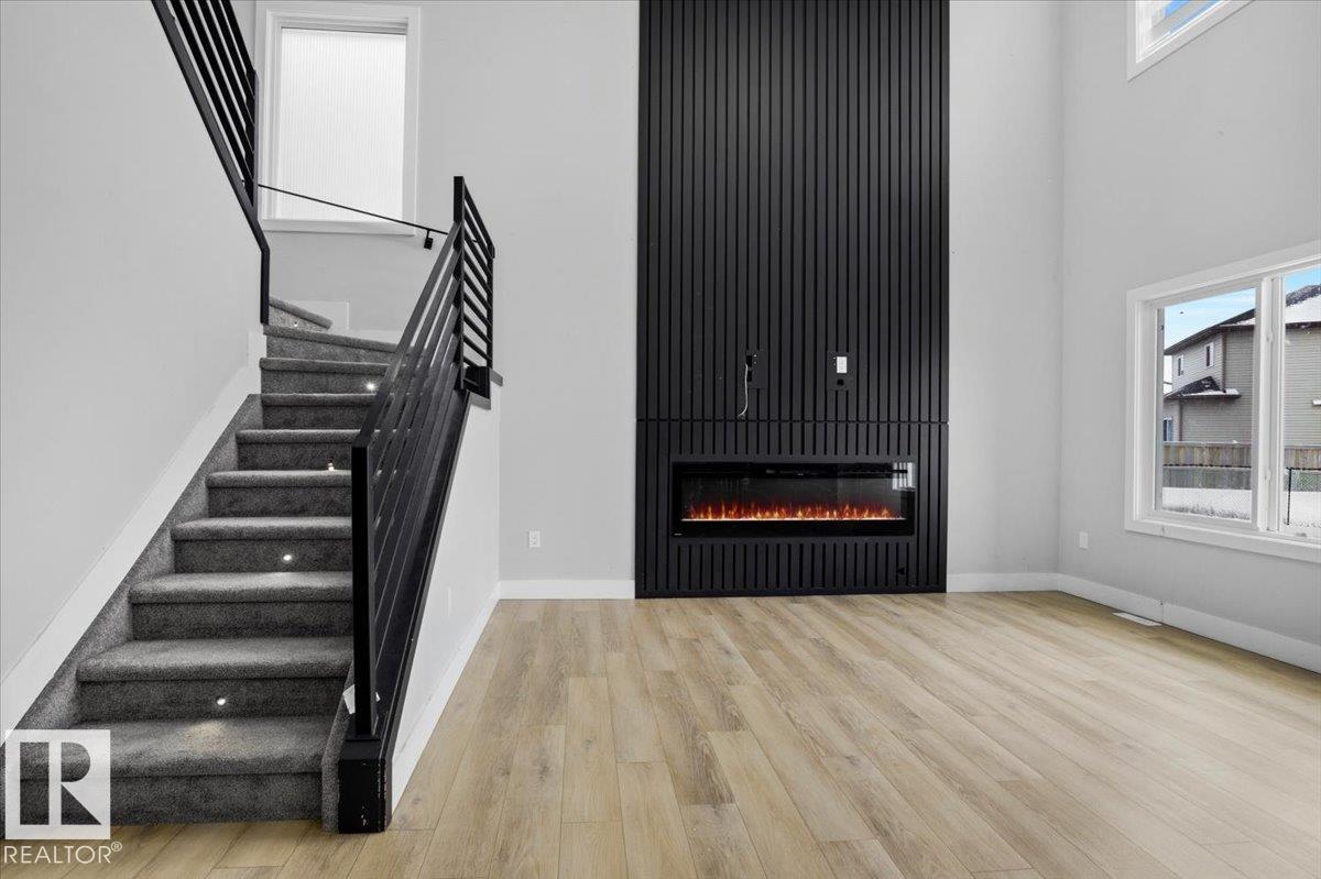 6911 173 AV NW NW - 17