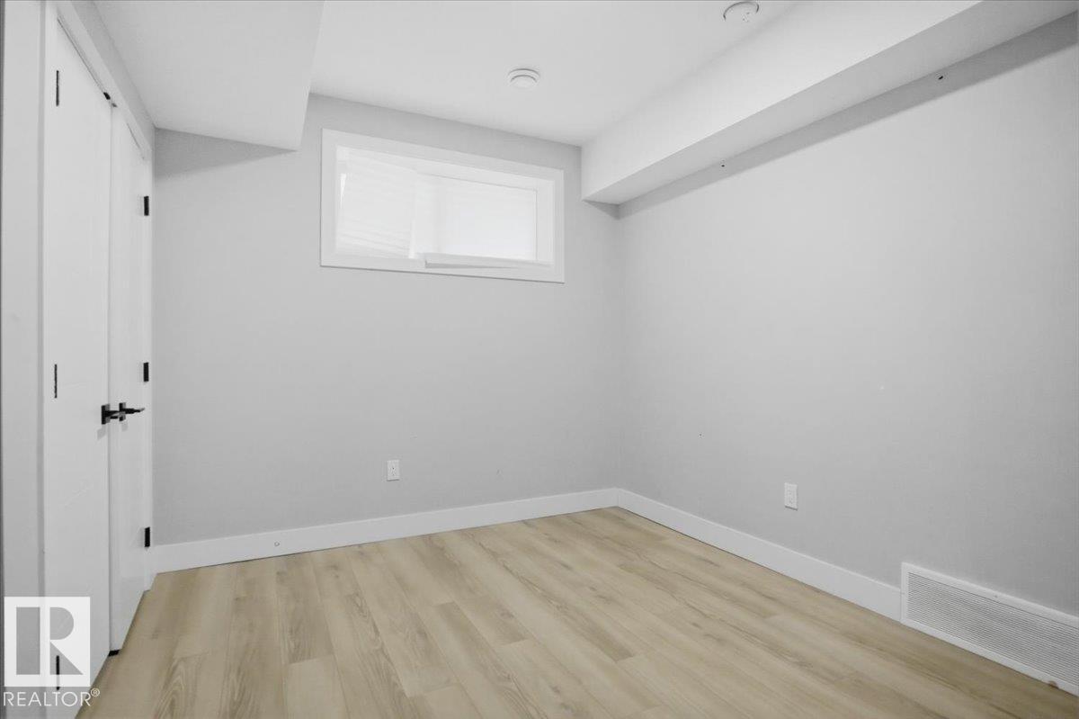 6911 173 AV NW NW - 40