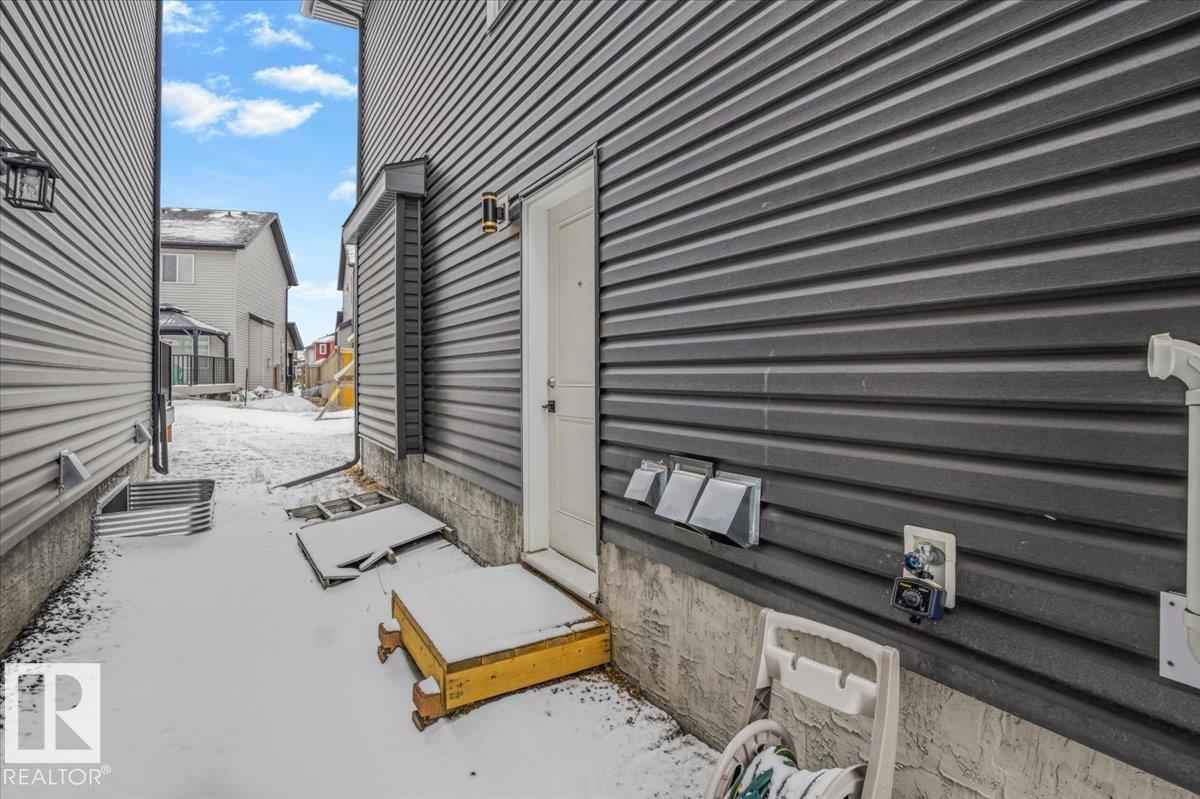 6911 173 AV NW NW - 43
