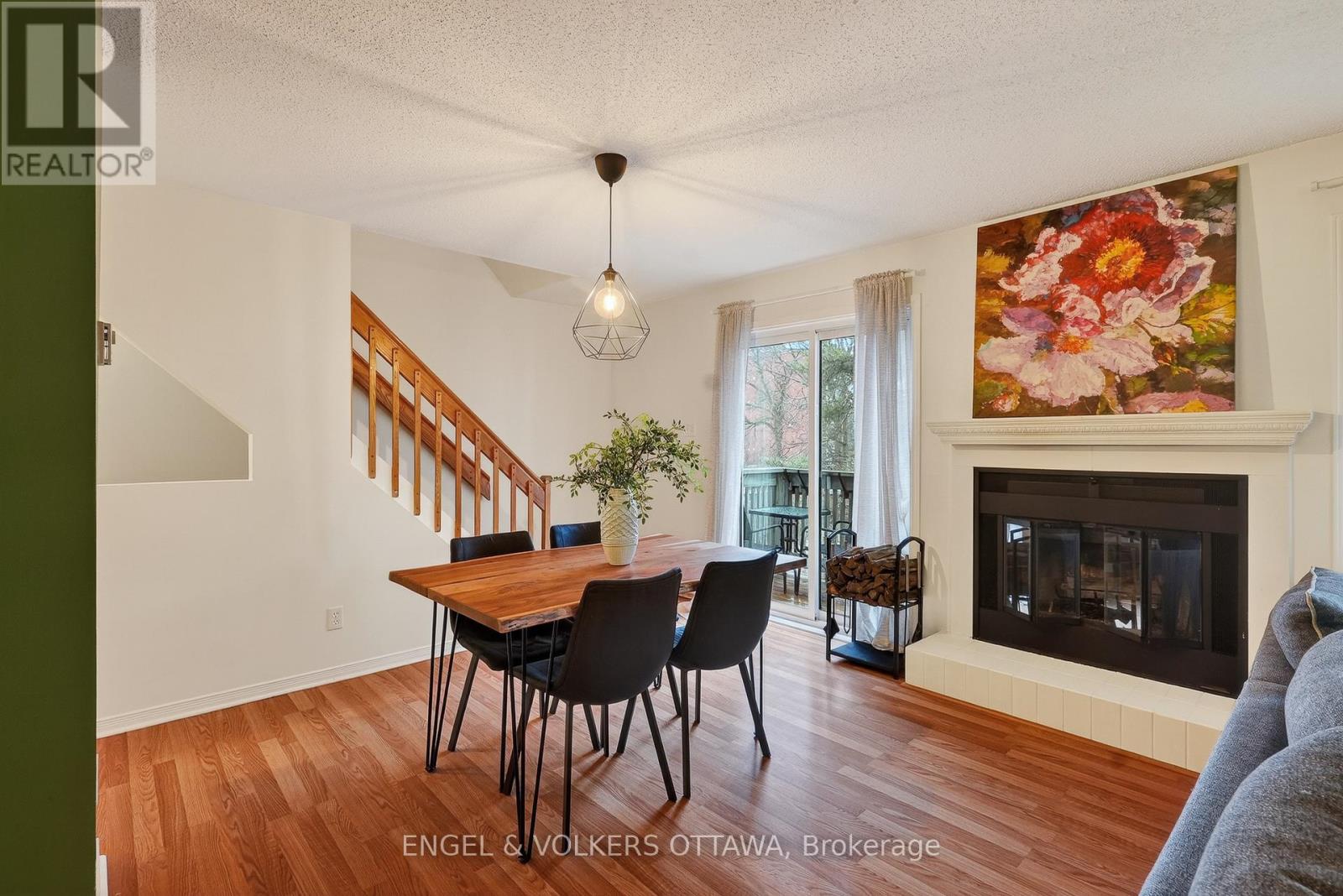 #208 6 TERRACE DRIVE - 1