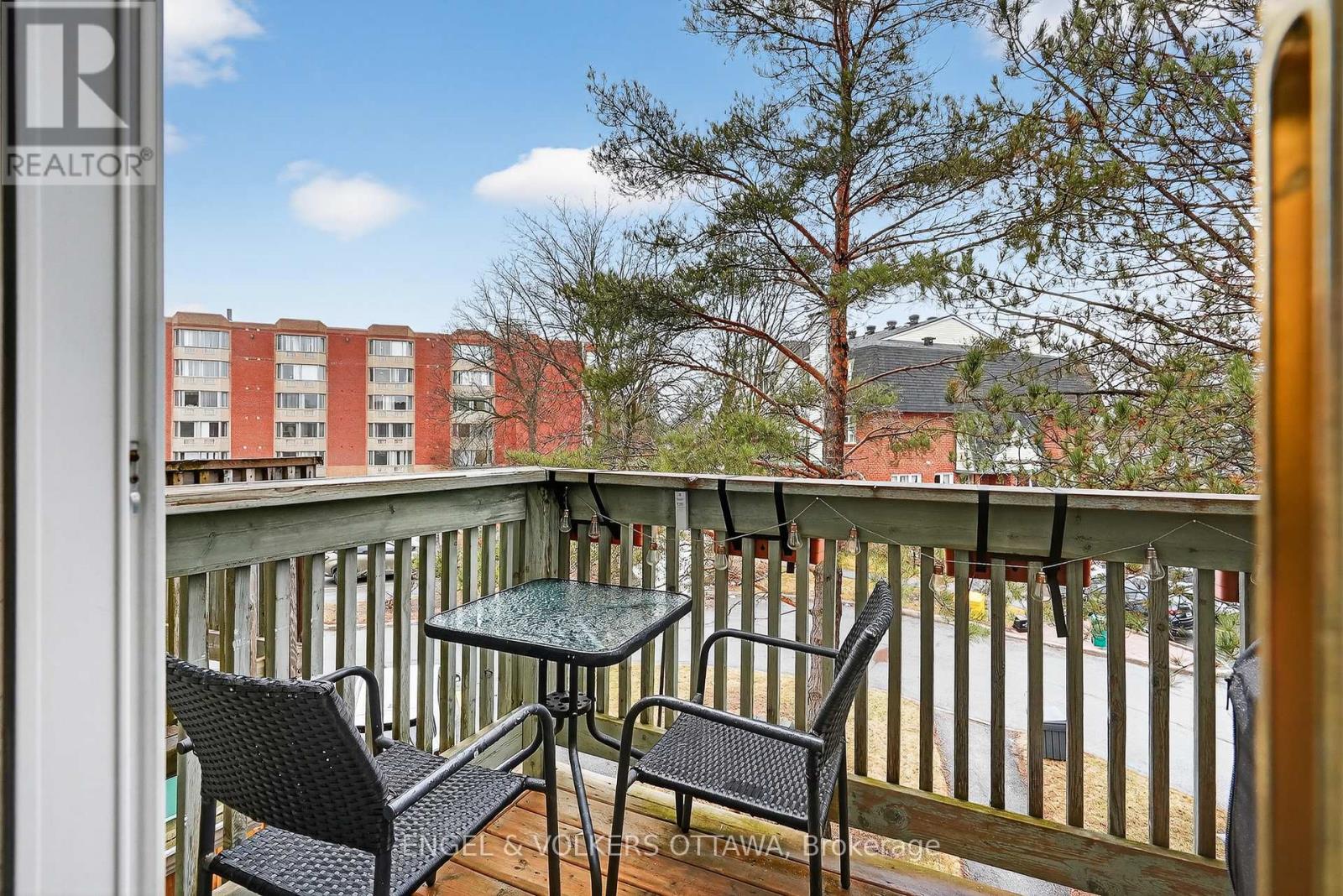 #208 6 TERRACE DRIVE - 12